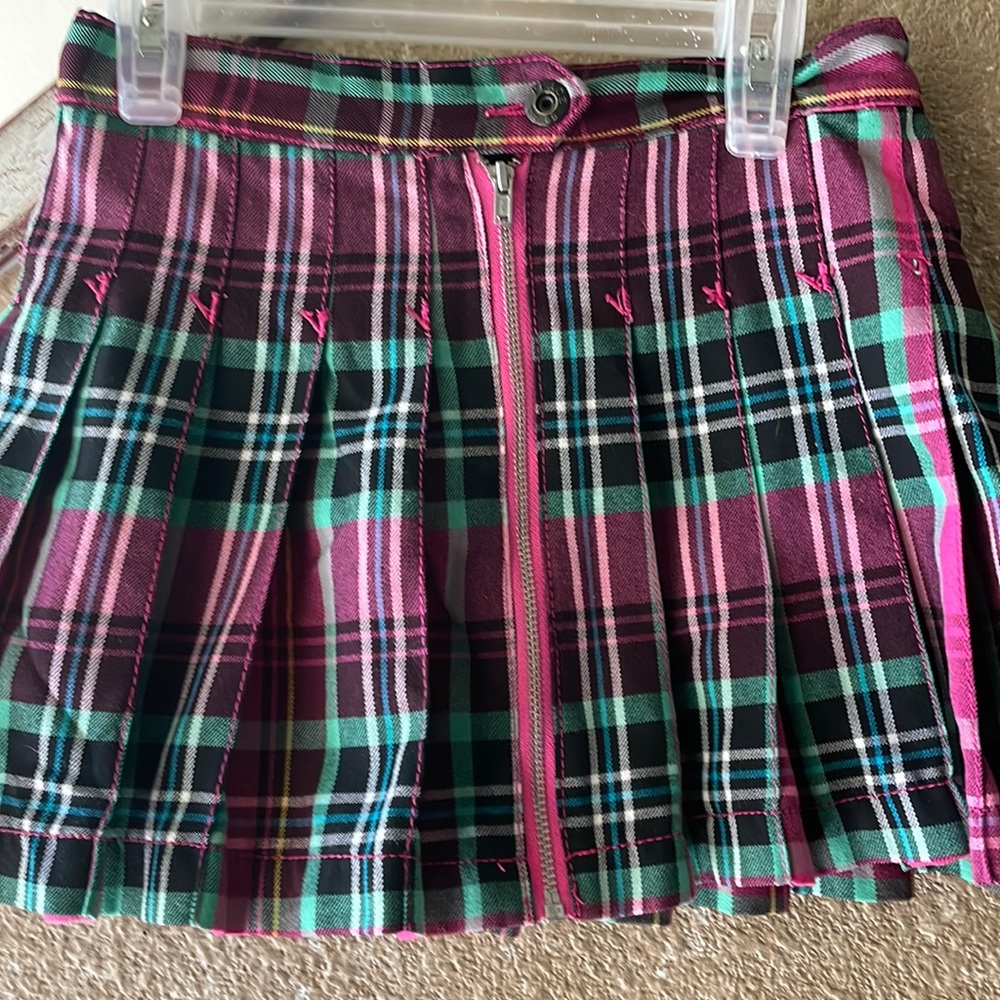 The Childrens Place pleated school girl skirt size 8